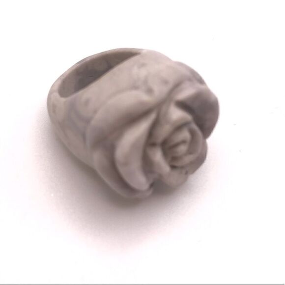 Resin Acrylic Jade Floral Ring - Picture 1 of 4